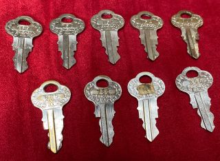 12/6) Vintage “chicago Lock Co.  ” (9) Numbered Vending Machine Keys
