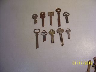Rare Estate Find Of 10 Different Old Assorted Vintage Rusty Unique Keys