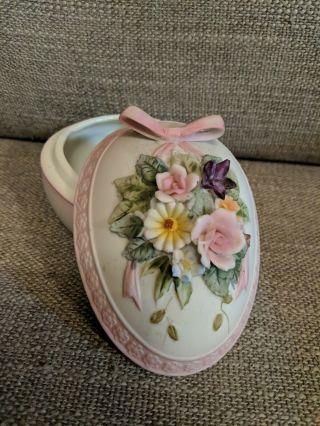 Vintage Lefton Hand - Painted Egg - Shaped Trinket Box With 3d Flowers