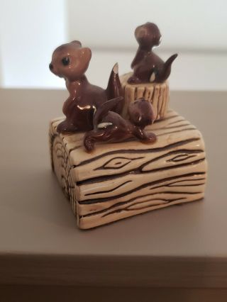 Porcelain Music Box Squirrel Family - Plays " Tales Of The Vienna Woods "