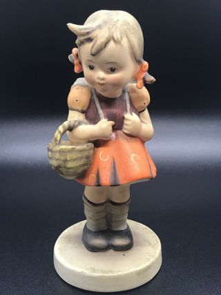Vintage Goebel Hummel Figurine 81/0 School Girl Tmk2 Full Bee 5 1/2  Tall