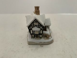 David Winter Cottages Christmas Ornaments Mister Fezziwig 