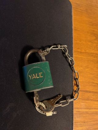 Vintage Yale Padlock W/ Key And Chain - Green
