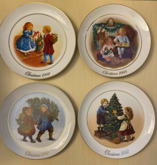 Set Of 4 Avon Annual Christmas Collector Plates 1981 - 1984 With Originals Boxes