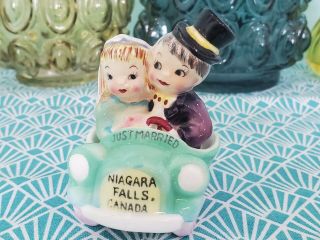 Vintage Py Bride And Groom In Car Salt And Pepper Shakers - 6032
