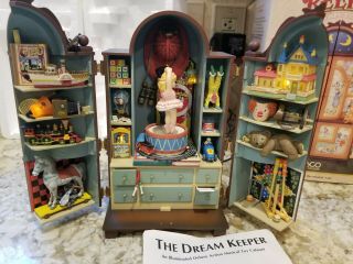 Enesco Animated Magic Dream Keeper Lighted Action Toy Musical Wardrobe Music Box