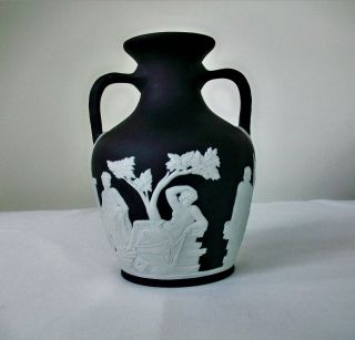 Wedgwood Jasperware Portland Vase Black/white -