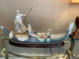 Large Lladro Figurine " In The Gondola " 1350 - Issued 1978