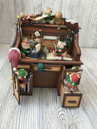 Enesco Small World Of Music “santa Claus Is Coming To Town” Lighted Musical 1992