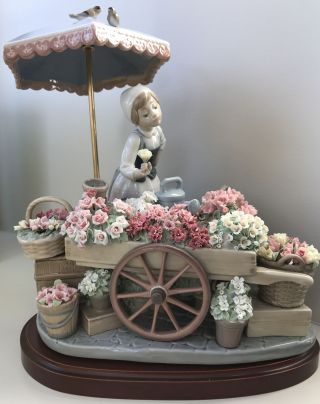 Lladro Flowers Of The Season,  Woman Porcelain Sculpture,  1454 Includs Wood Base