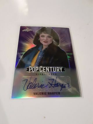 2018 Leaf Pop Century Signatures,  Valerie Harper Autographed Card 17/25