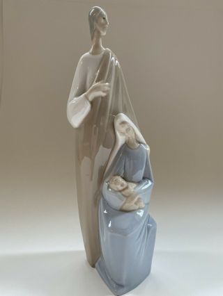 Lladro Figurine 4585 Holy Family Nativity Mary Joseph & Jesus 8.  75 " W/o Box