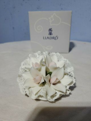 Lladro “bouquet Of Love” 16624 Porcelain Figurine W/ Box & Sleeve