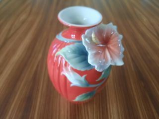 Franz Red Glaze Porcelain Island Beauty Hibiscus Vase Fz01693 7 " H X 4 " W X 4 " D