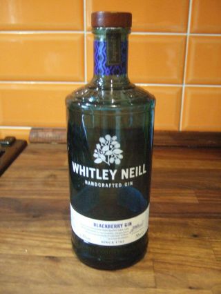 Collectable Empty 70 Cl.  Gin Bottle Advertising Whitley Neill - Blackberry