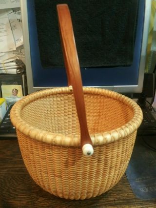 Quality Nantucket Swing Basket Signed Carolyn Faulhaber 2003.  Very Well Made