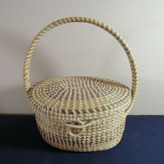 Charleston Sweet Grass Gullah Basket With Attached Lid - Pre - Owned Med Size