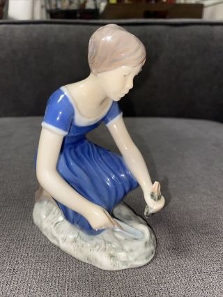 Bing & Grondahl B & G Denmark Girl Planting Porcelain 6” Figurine 2356