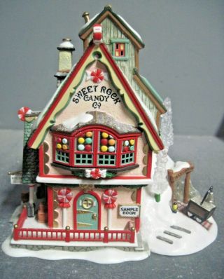 Dept 56 Christmas Snow Village North Pole Series Sweet Rock Candy Co Gift Set