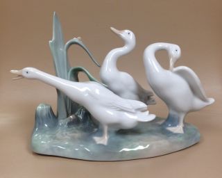 Lladro Three Geese And A Snail 4549