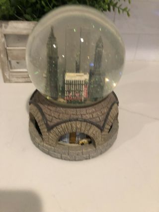Nyc With World Trade Center Musical Snow Globe,  Macys - Rare York City