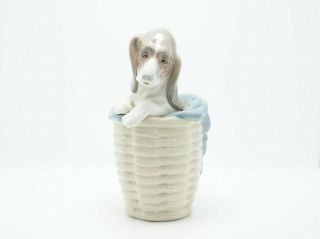 Lladro Figurine 1128 Dog In A Basket,  7 3/8 "