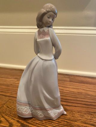 Lladro Figurine 6754 " Sweet And Shy " Retired Girl With Flowers