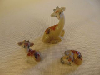 Vintage Wade of England 3 Piece Giraffe Porcelain Figurine Set 3