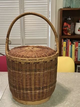 Vintage Woven Wicker Basket With Lid And Handle Farmhouse Boho Decororation
