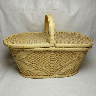 Sweetgrass Picnic Basket With Lid From Mt.  Pleasant,  South Carolina