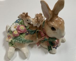 Fitz And Floyd Woodland Spring Large Bunny Rabbit With Babies 2002