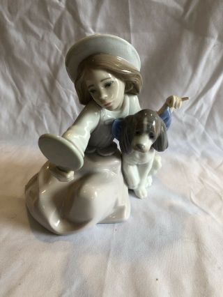 Lladro “who’s The Fairest Girl” With Mirror And Dog 5468 -