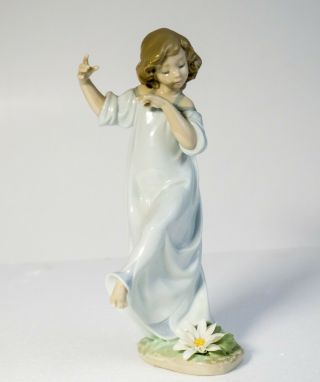 Lladro Daisa Figurine Of Dancing Girl With Flower Hand Made In Spain