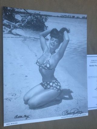 Betty Page Bunny Yeager Poster Bettie Page On The Beach Big 16x20