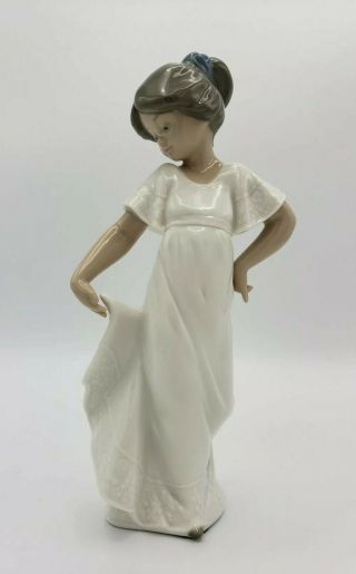 Nao Spain Lladro Porcelain Figurine 8.  5 " How Pretty Dancing Girl Daisa 1988
