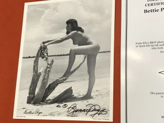 Betty Page Bunny Yeager Photo - sexy Bettie page on the beach 8x10 3