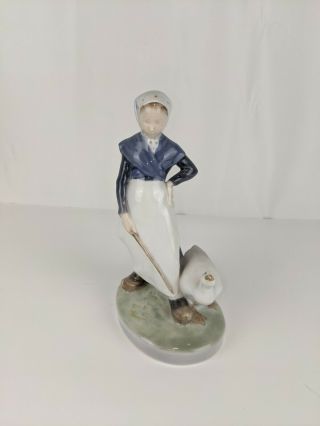 Royal Copenhagen Figurine Woman With Goose 528