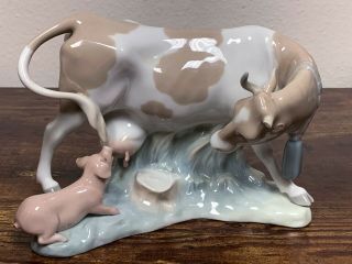 Estate Lladro 4640 Cow With Pig Suckling Pig With Cow Glossy Figurine Damage