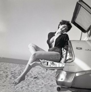 1950s Negative - Sexy Pinup Girl Gigi Frost With Car At The Beach T280493