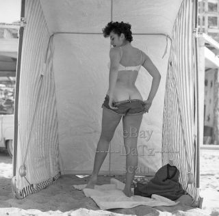 1950s Negative - Sexy Pinup Girl Gigi Frost In Beach Tent - Cheesecake T279868