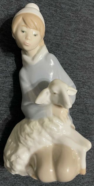 Lladro Daisa Figurine Kneeling Shepherd Boy Girl With Lamb Sheep Made In Spain