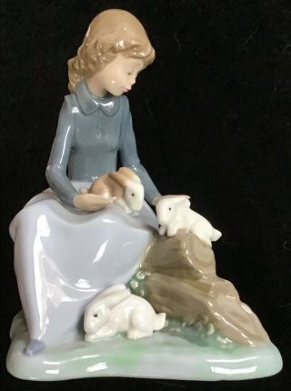 Nag By Lladro " Young Girl With Rabbits " 1026 Figurine - Girl/bunnies - Perfect