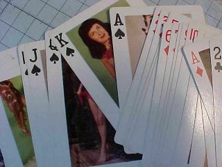 VINTAGE 1950s RISQUE PLAYING CARDS MODELS OF ALL NATIONS WOMEN 3