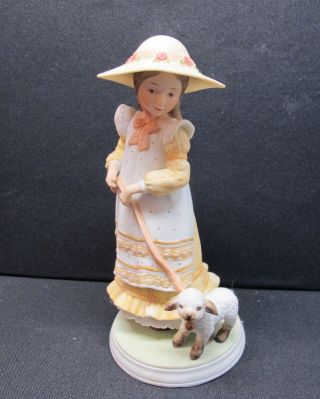 Holly Hobbie 1979 Wwa 8 " Le Porcelain Figurine Gentle Hearts Girl With Lamb