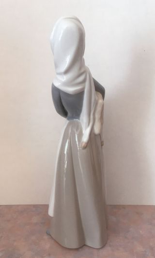 Lladro Woman With Lamb Figurine Made In Spain 2