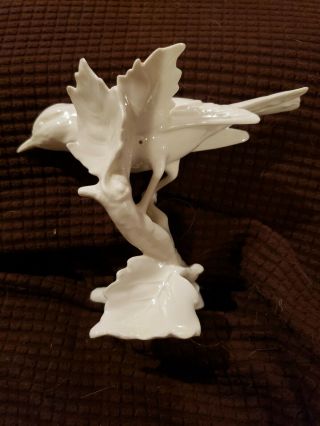 Goebel White Glazed Porcelain Bird Figurine 1973 W Germany - Bin A