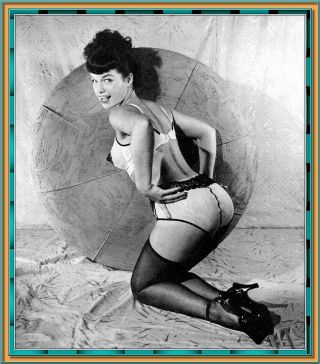 Bettie Page Playmate Jan 1955 / Photo Print 8x10 Glossy Finish Nr 30