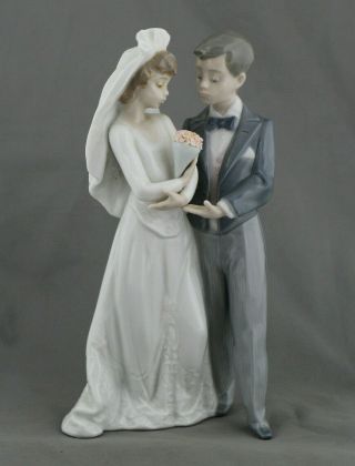 Lladro Figurine Wedding Marriage Couple Bride Groom 4808 Bouquet Cake Topper Box