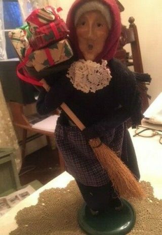 1995 Byers Choice The Carolers Italian Witch Old Befana Woman With Broom
