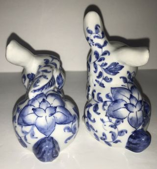 Andrea By Sadek Salt And Pepper Shaker Figurals White Blue Bunnies Set 3